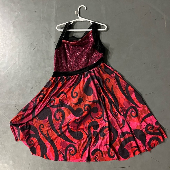 Red and black contemporary ballet costume - Picture 1 of 1